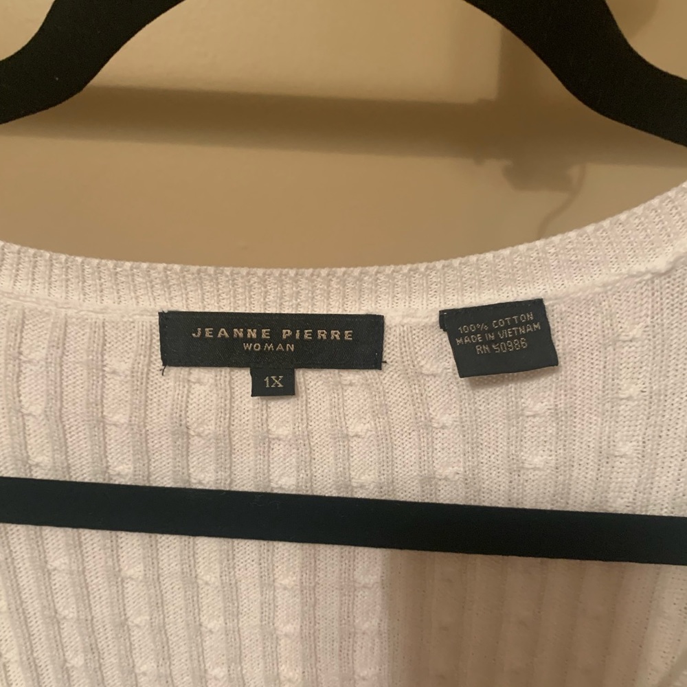 Jienne Pierre Top - Picture 2 of 5